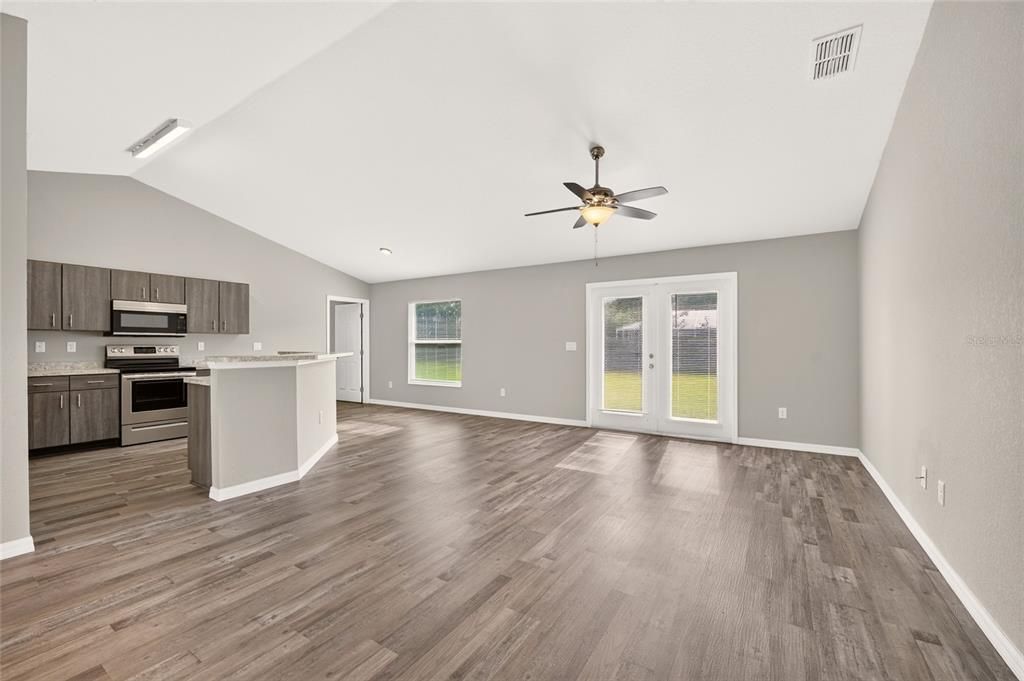 For Sale: $249,900 (3 beds, 2 baths, 1416 Square Feet)
