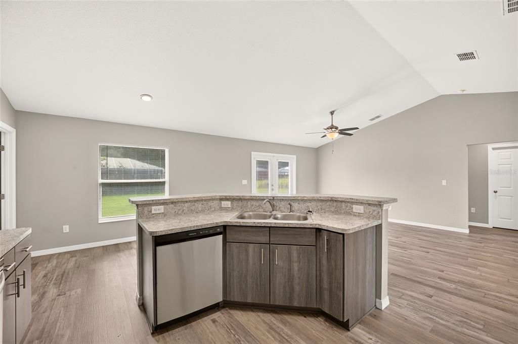 For Sale: $249,900 (3 beds, 2 baths, 1416 Square Feet)