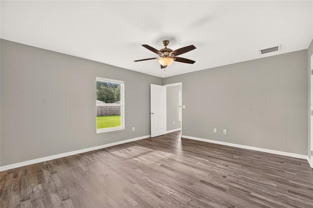 For Sale: $249,900 (3 beds, 2 baths, 1416 Square Feet)