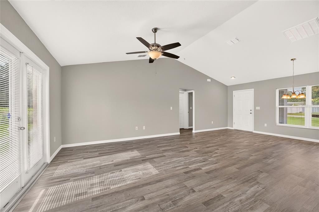 For Sale: $249,900 (3 beds, 2 baths, 1416 Square Feet)