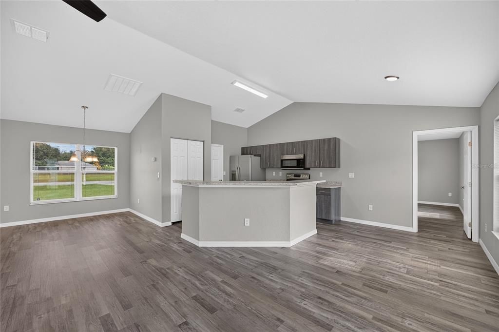 For Sale: $249,900 (3 beds, 2 baths, 1416 Square Feet)