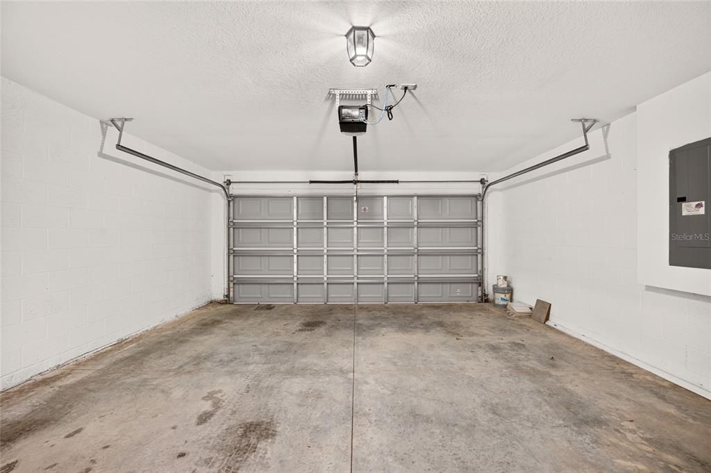 For Sale: $249,900 (3 beds, 2 baths, 1416 Square Feet)