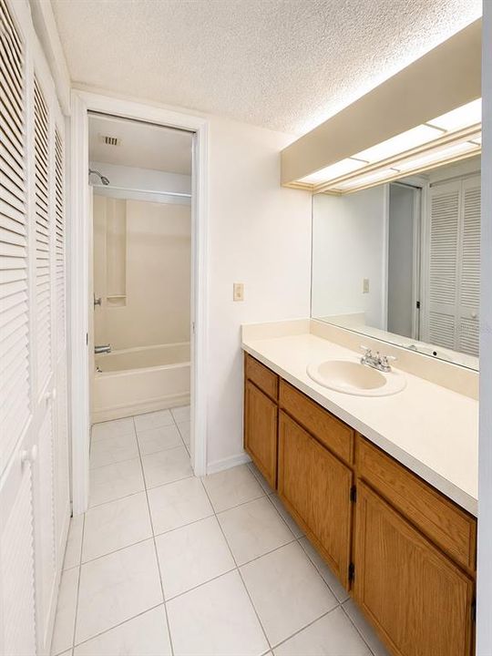 На продажу: $299,900 (3 спален, 2 ванн, 1260 Квадратных фут)