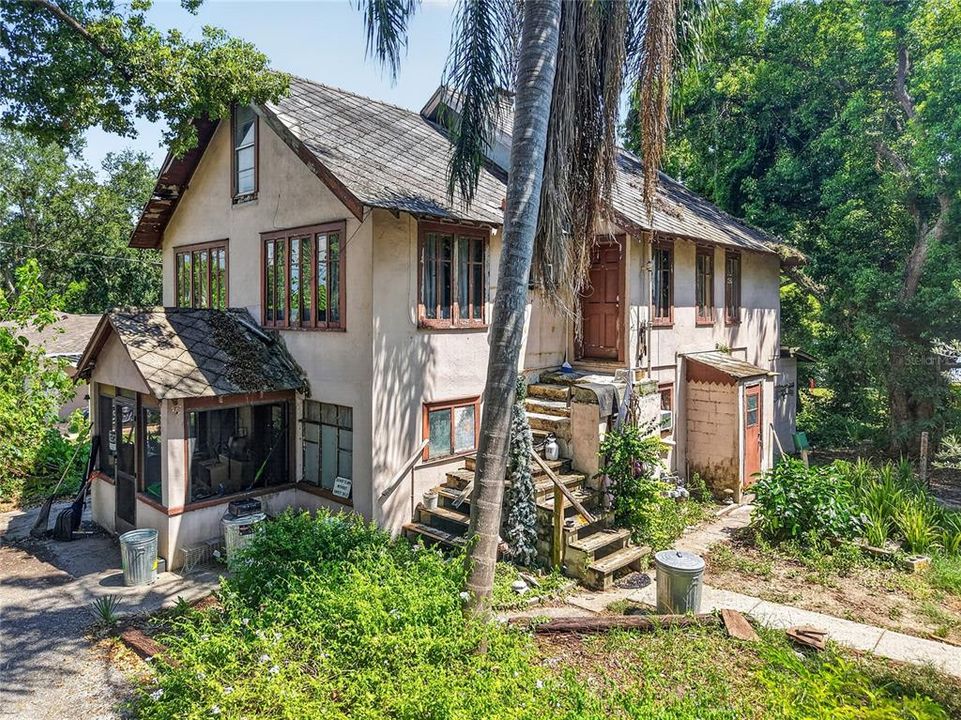 For Sale: $325,000 (3 beds, 3 baths, 1623 Square Feet)