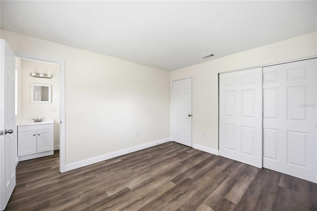 For Sale: $320,000 (3 beds, 1 baths, 1135 Square Feet)