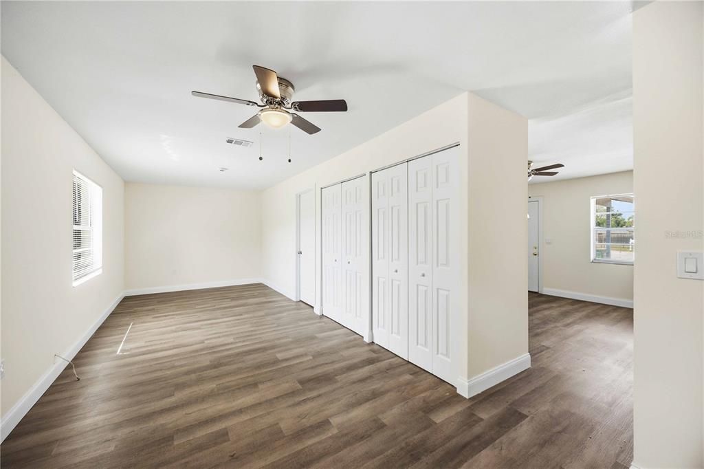 For Sale: $320,000 (3 beds, 1 baths, 1135 Square Feet)