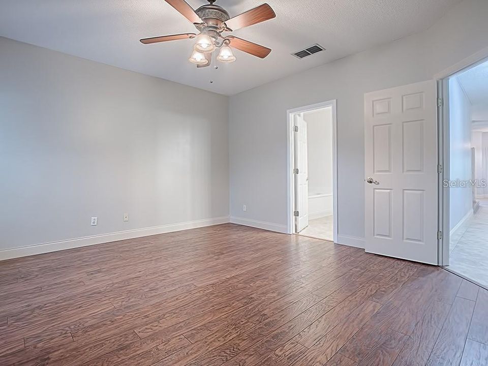 En Venta: $415,000 (4 camas, 2 baños, 2272 Pies cuadrados)