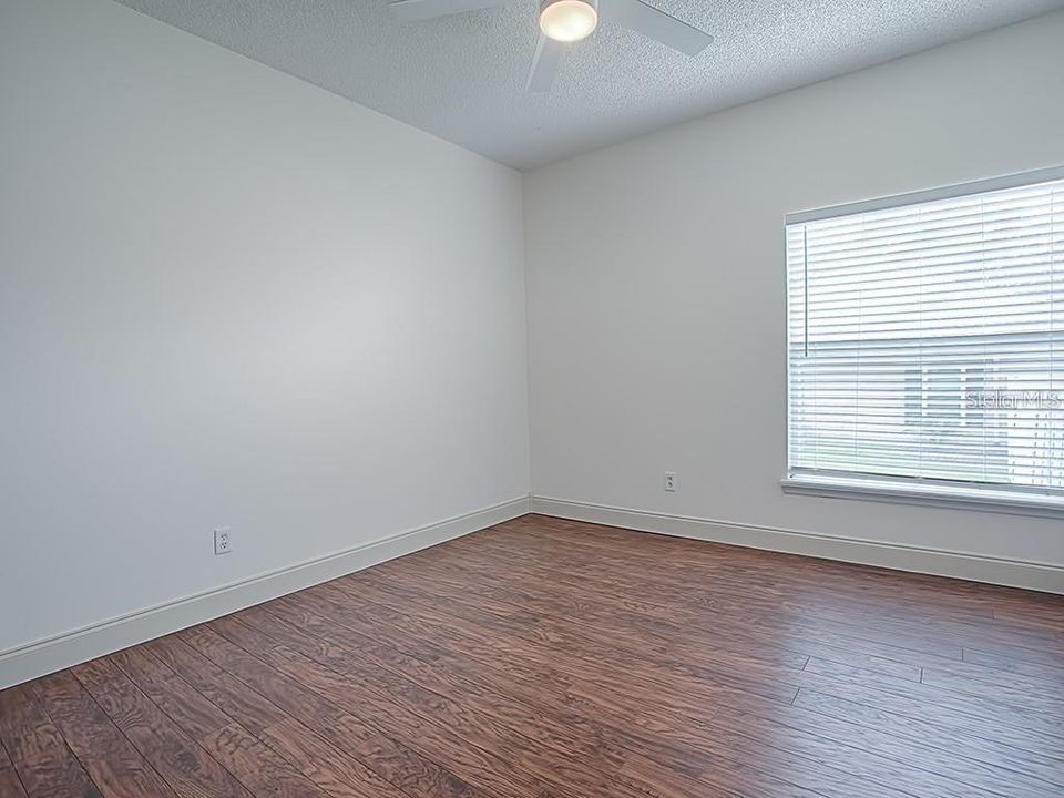 En Venta: $415,000 (4 camas, 2 baños, 2272 Pies cuadrados)