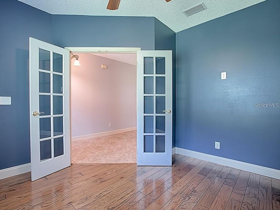 En Venta: $415,000 (4 camas, 2 baños, 2272 Pies cuadrados)