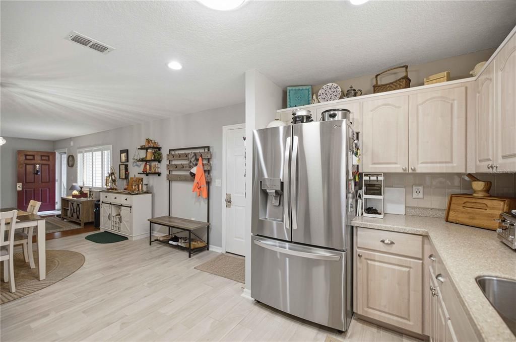 For Sale: $288,900 (3 beds, 2 baths, 1910 Square Feet)