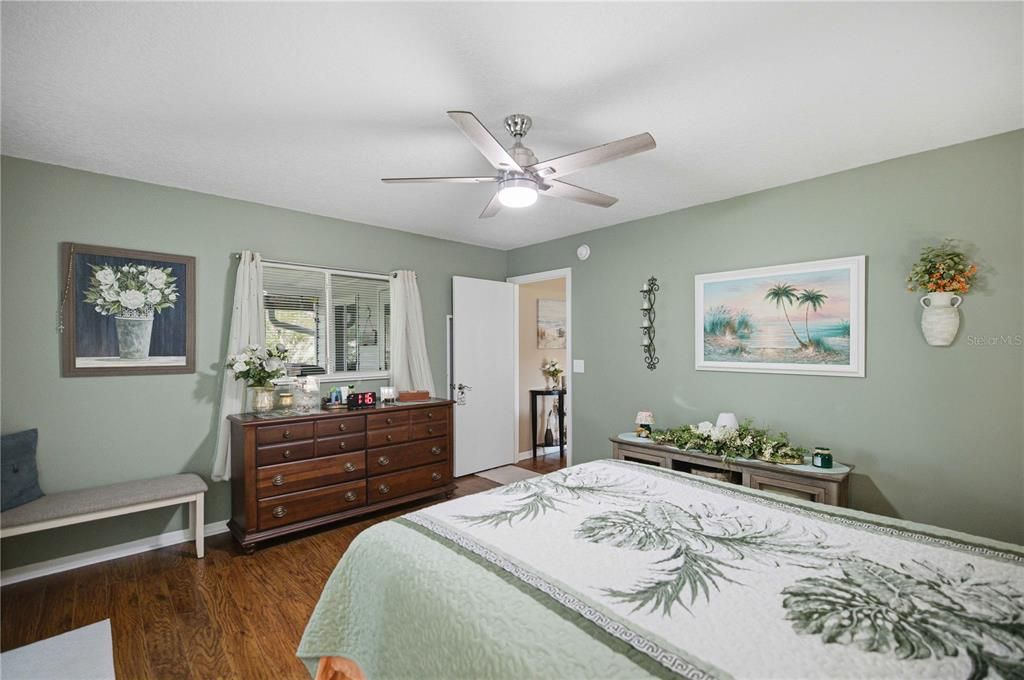 For Sale: $288,900 (3 beds, 2 baths, 1910 Square Feet)
