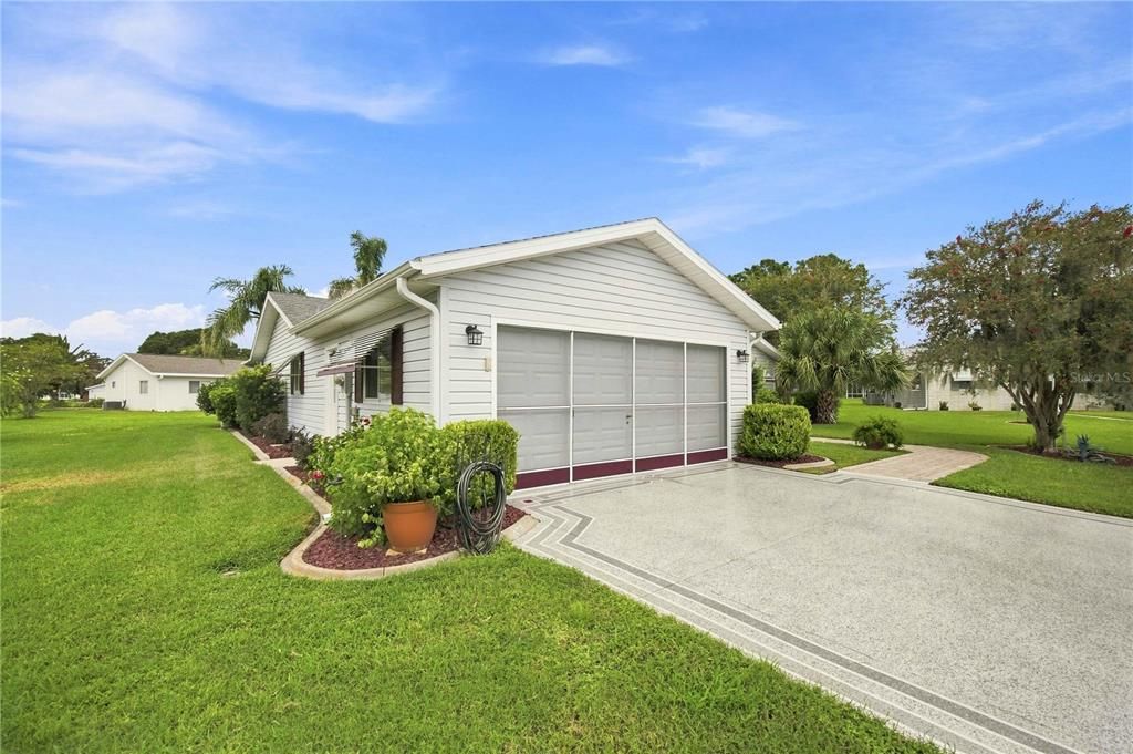 For Sale: $288,900 (3 beds, 2 baths, 1910 Square Feet)