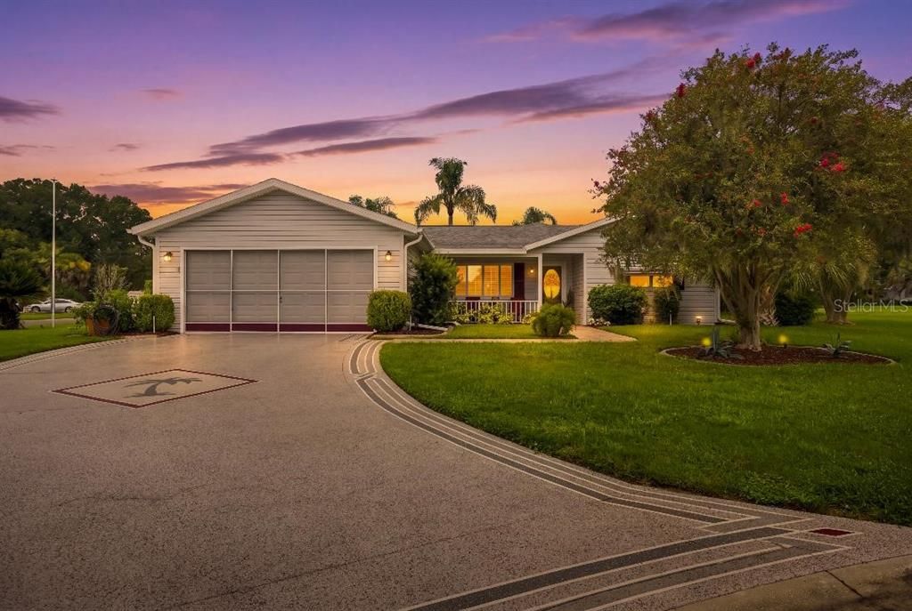 For Sale: $288,900 (3 beds, 2 baths, 1910 Square Feet)
