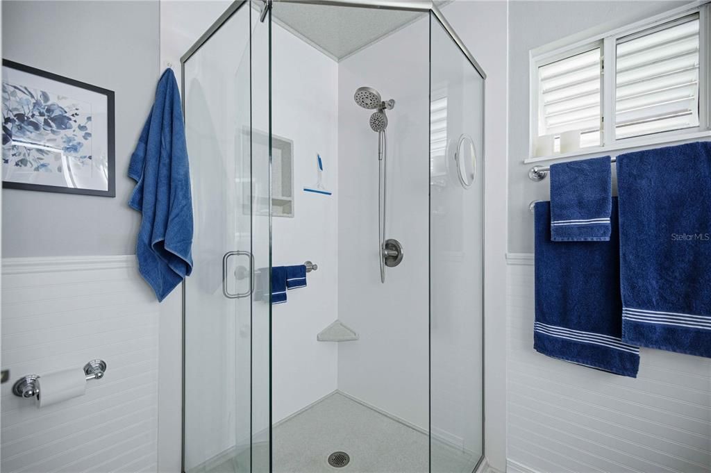 For Sale: $288,900 (3 beds, 2 baths, 1910 Square Feet)