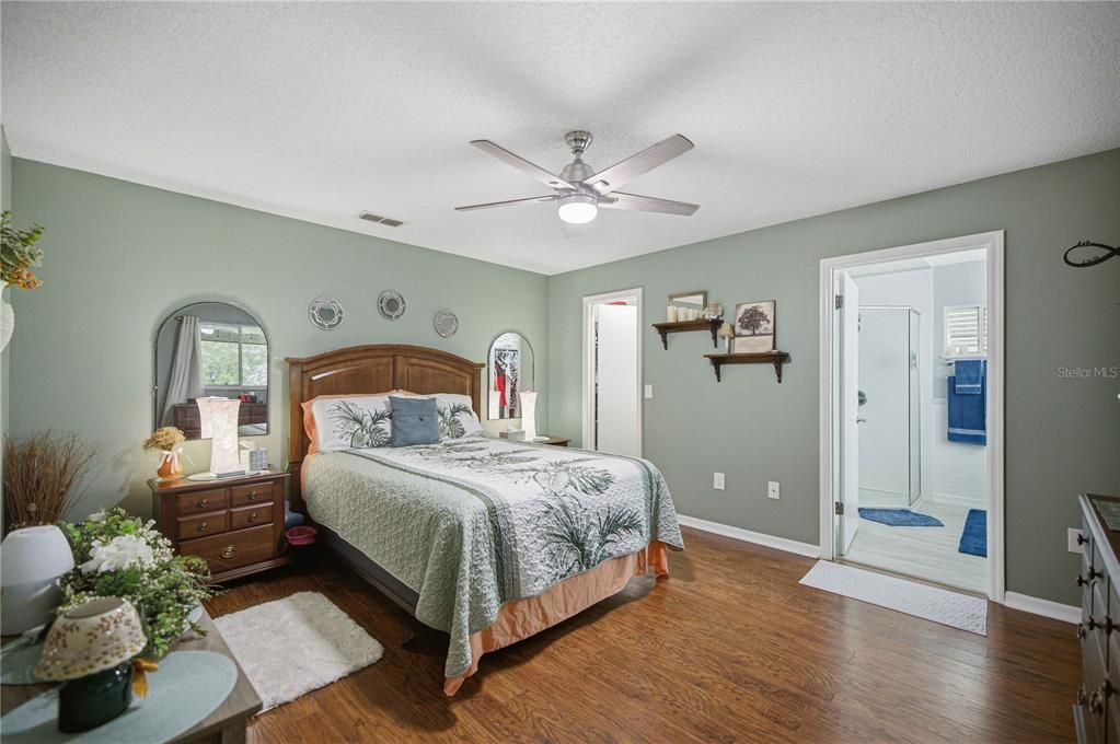 For Sale: $288,900 (3 beds, 2 baths, 1910 Square Feet)