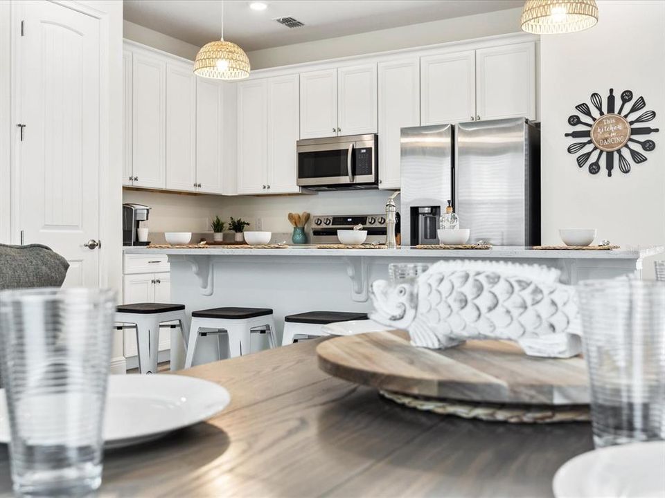 For Sale: $435,000 (4 beds, 3 baths, 1719 Square Feet)