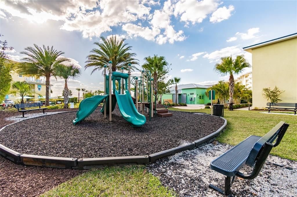 For Sale: $435,000 (4 beds, 3 baths, 1719 Square Feet)