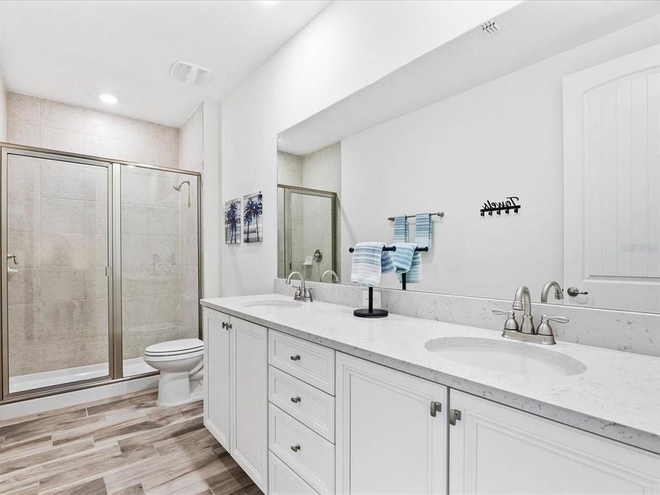 For Sale: $435,000 (4 beds, 3 baths, 1719 Square Feet)