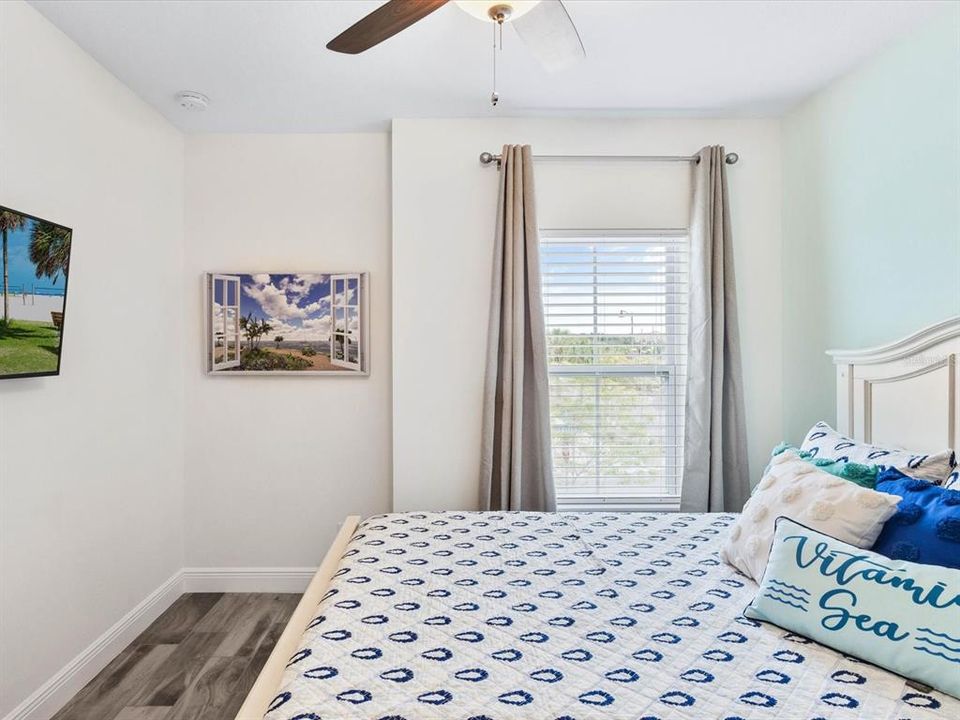 For Sale: $435,000 (4 beds, 3 baths, 1719 Square Feet)