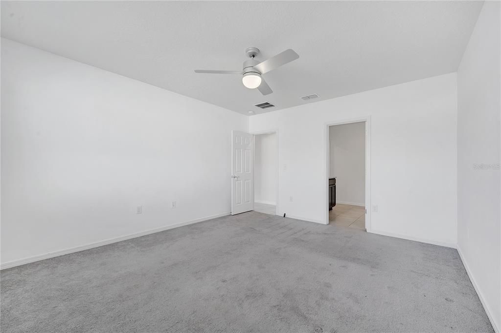 For Rent: $2,100 (4 beds, 2 baths, 1865 Square Feet)