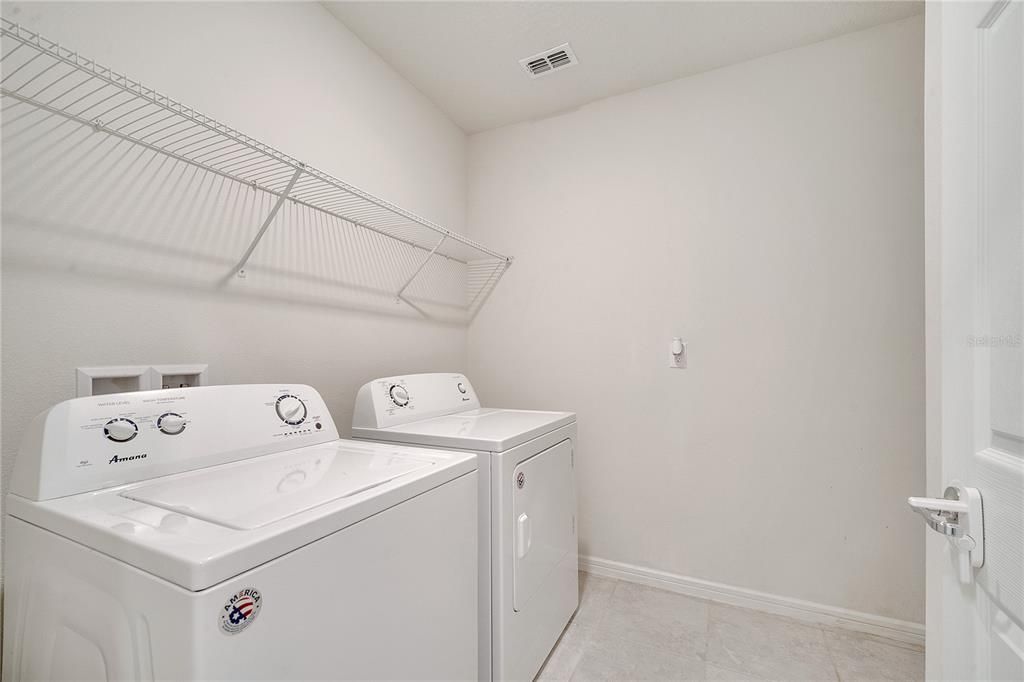 For Rent: $2,100 (4 beds, 2 baths, 1865 Square Feet)
