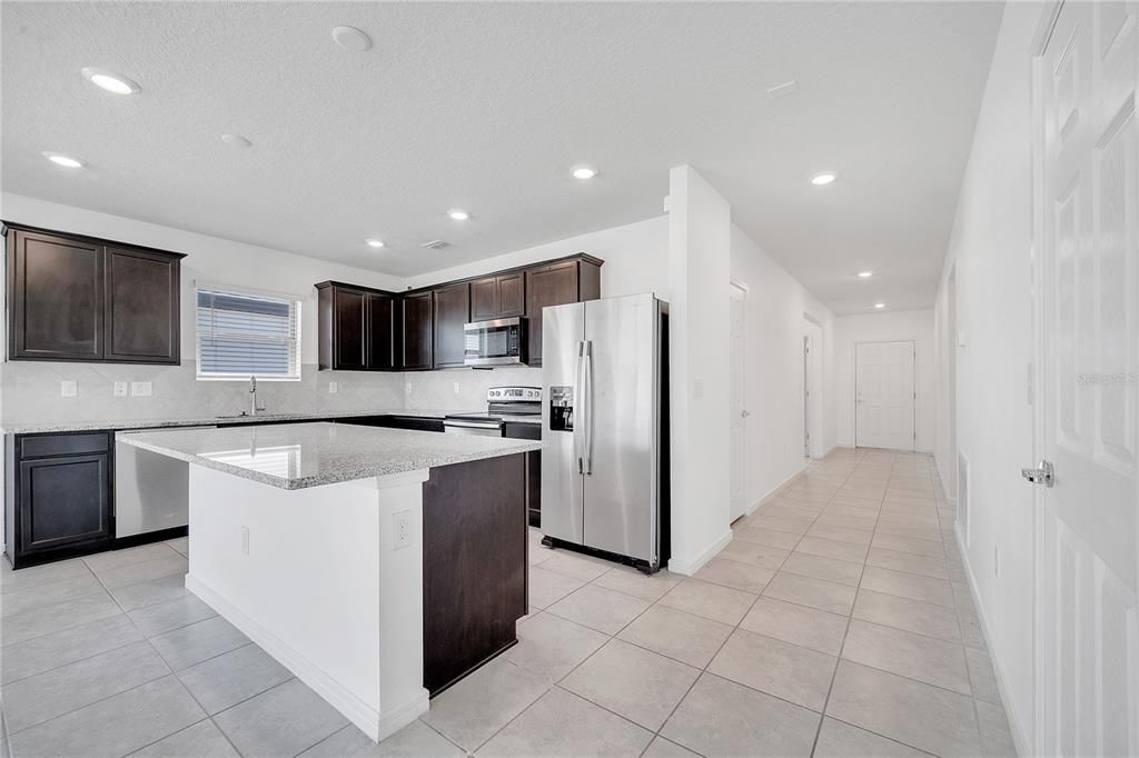 For Rent: $2,100 (4 beds, 2 baths, 1865 Square Feet)