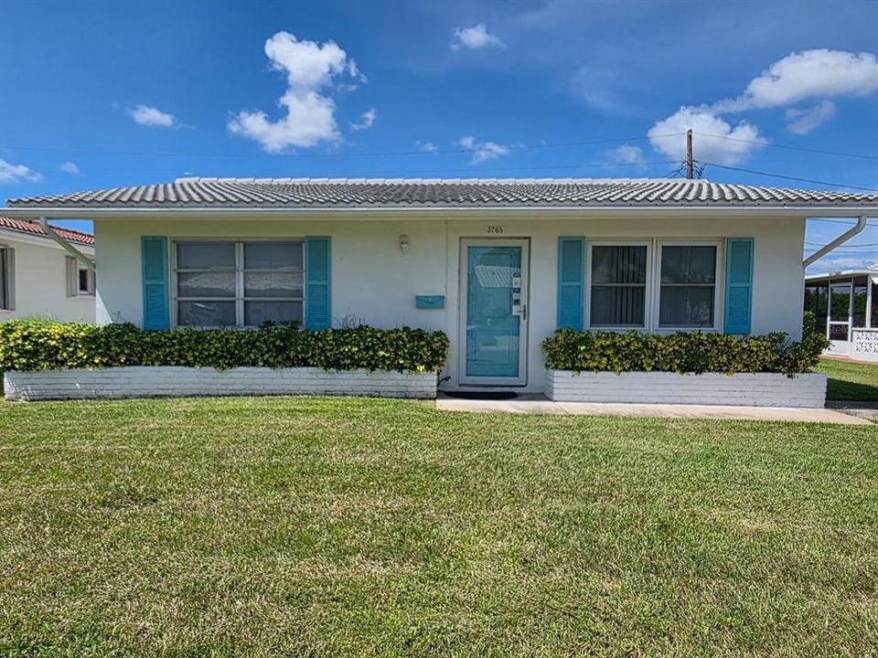 На продажу: $225,000 (2 спален, 1 ванн, 864 Квадратных фут)