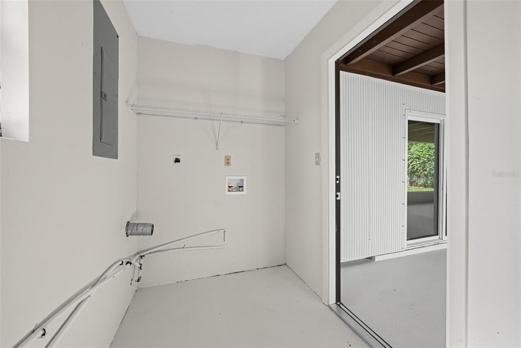 For Sale: $209,900 (3 beds, 2 baths, 1053 Square Feet)