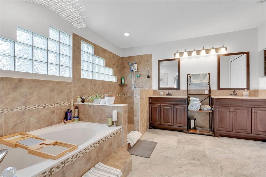 For Sale: $485,000 (3 beds, 2 baths, 2087 Square Feet)