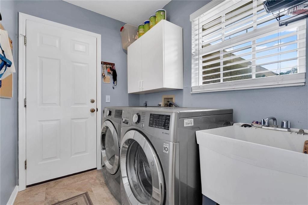 For Sale: $485,000 (3 beds, 2 baths, 2087 Square Feet)