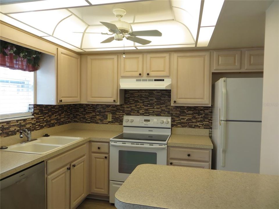 For Rent: $1,900 (2 beds, 2 baths, 1026 Square Feet)