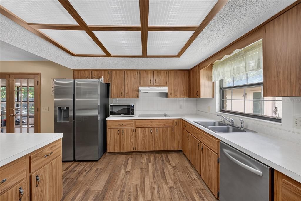 For Sale: $450,000 (3 beds, 2 baths, 1782 Square Feet)