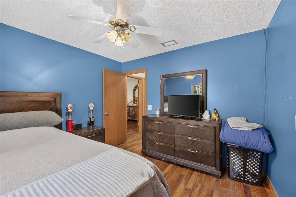 For Sale: $450,000 (3 beds, 2 baths, 1782 Square Feet)