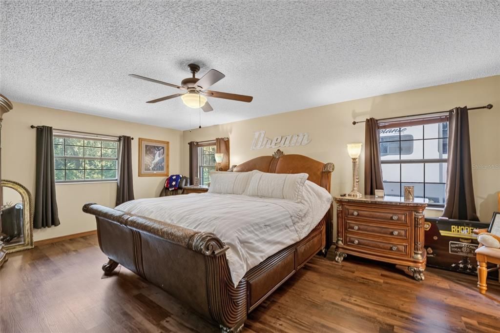 For Sale: $450,000 (3 beds, 2 baths, 1782 Square Feet)