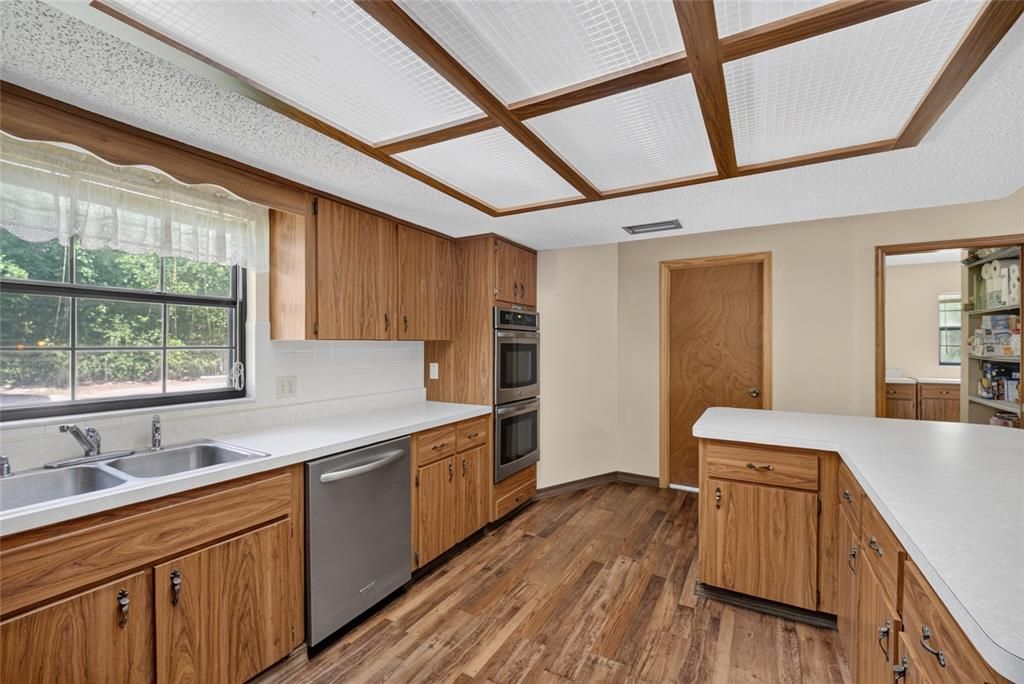 For Sale: $450,000 (3 beds, 2 baths, 1782 Square Feet)