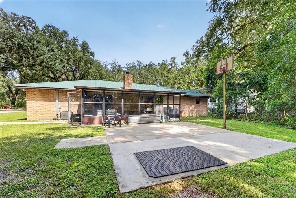 For Sale: $450,000 (3 beds, 2 baths, 1782 Square Feet)