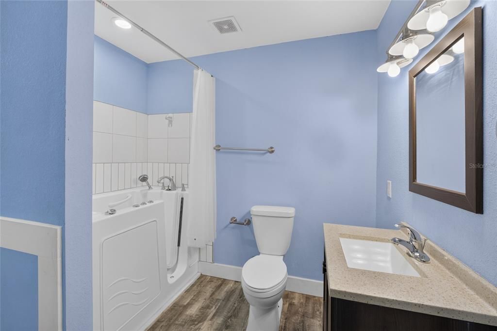 For Sale: $450,000 (3 beds, 2 baths, 1782 Square Feet)