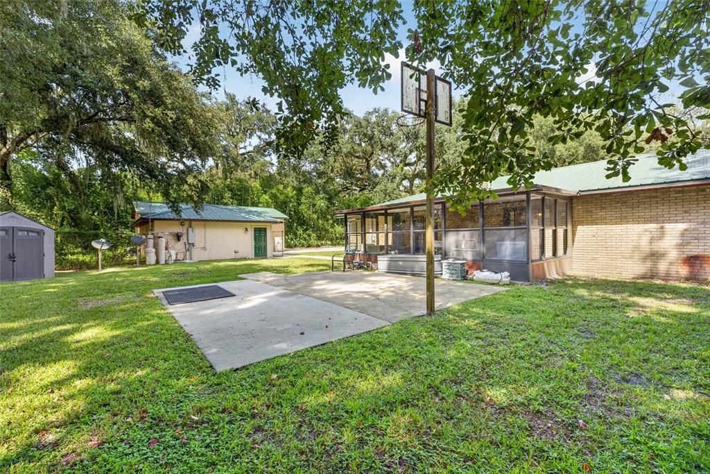 For Sale: $450,000 (3 beds, 2 baths, 1782 Square Feet)
