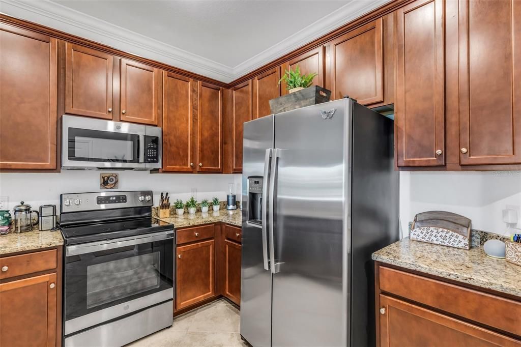 На продажу: $317,999 (3 спален, 2 ванн, 1949 Квадратных фут)