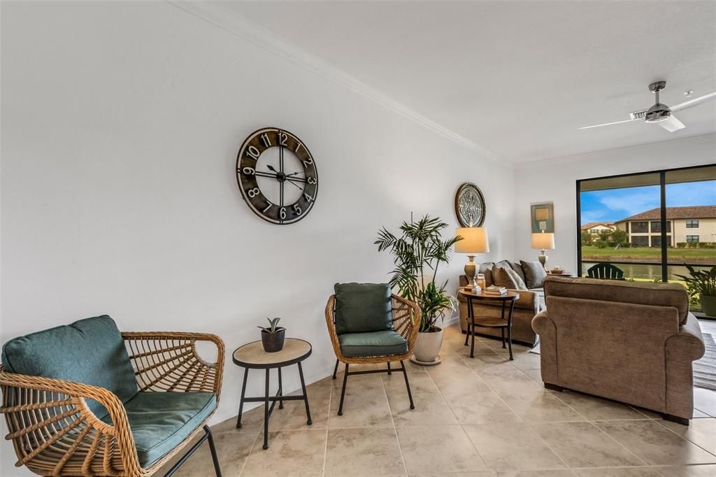 На продажу: $317,999 (3 спален, 2 ванн, 1949 Квадратных фут)
