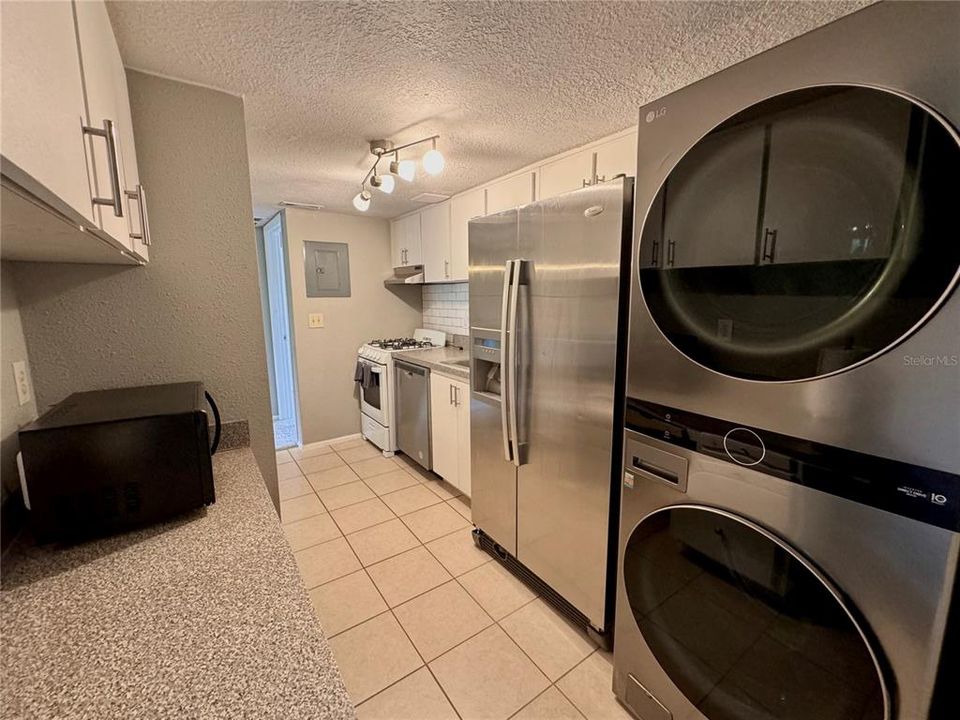 В аренду: $1,600 (2 спален, 2 ванн, 992 Квадратных фут)