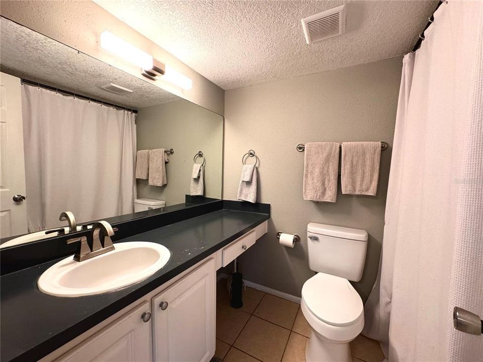 В аренду: $1,600 (2 спален, 2 ванн, 992 Квадратных фут)