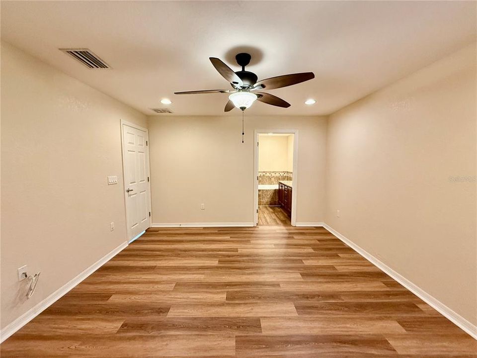 В аренду: $1,900 (3 спален, 2 ванн, 1494 Квадратных фут)