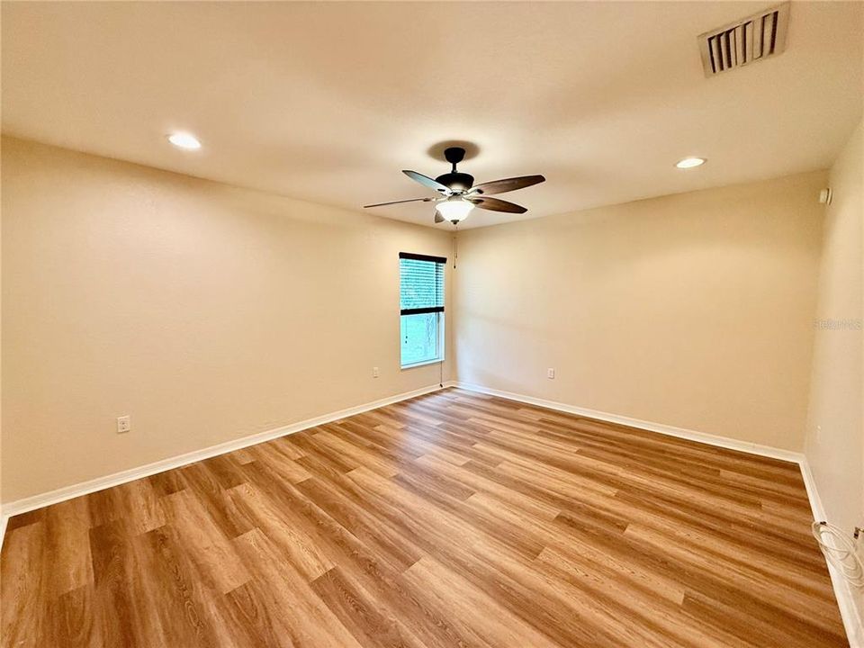 В аренду: $1,900 (3 спален, 2 ванн, 1494 Квадратных фут)