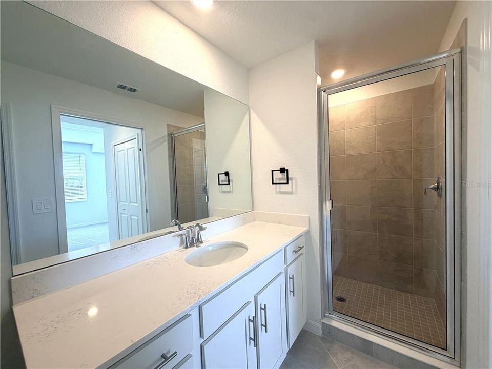 For Rent: $2,195 (3 beds, 2 baths, 1301 Square Feet)