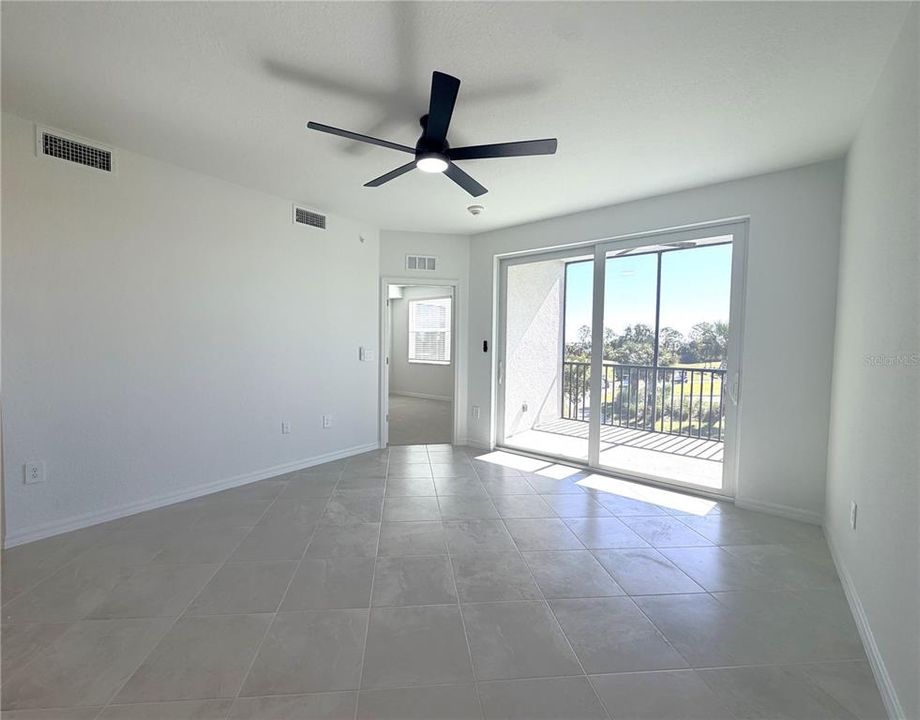 For Rent: $2,195 (3 beds, 2 baths, 1301 Square Feet)
