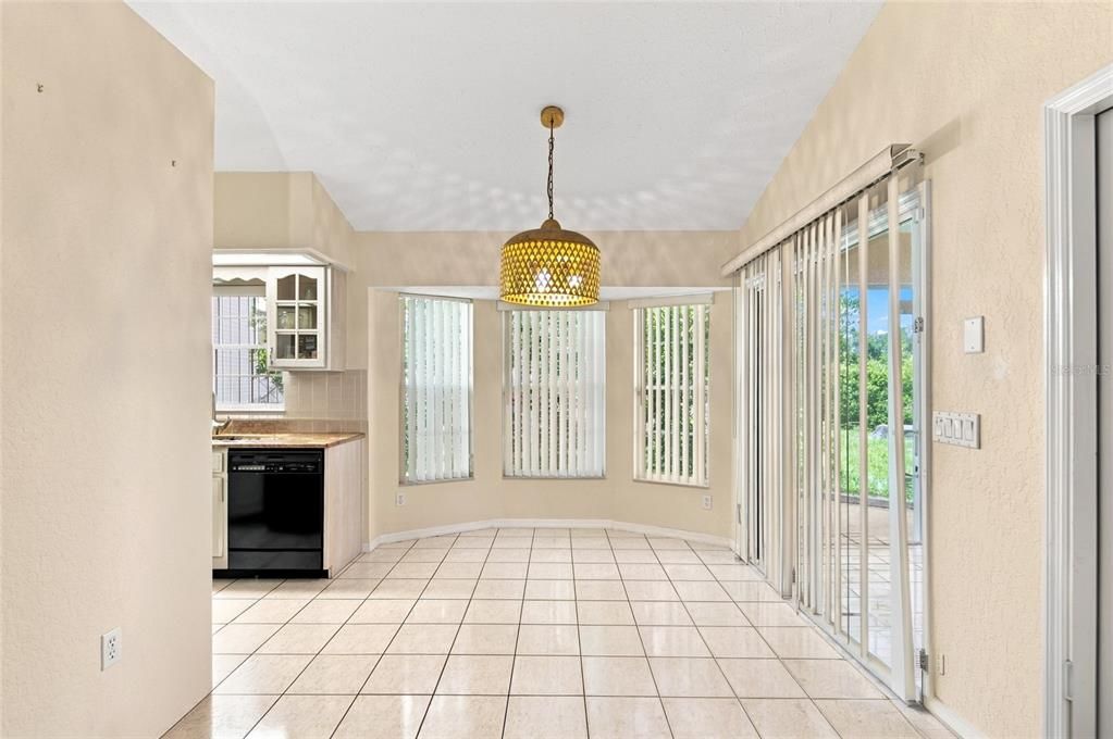 For Sale: $259,900 (3 beds, 2 baths, 1079 Square Feet)