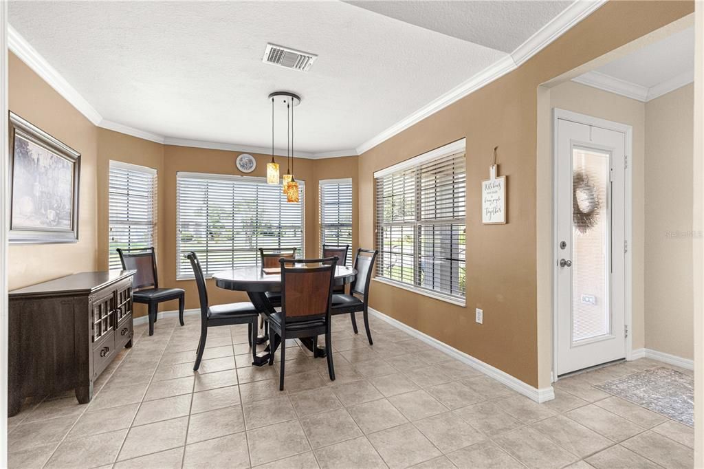 For Sale: $338,800 (2 beds, 2 baths, 1699 Square Feet)