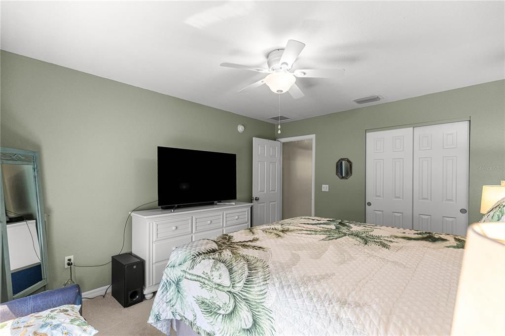 For Sale: $338,800 (2 beds, 2 baths, 1699 Square Feet)