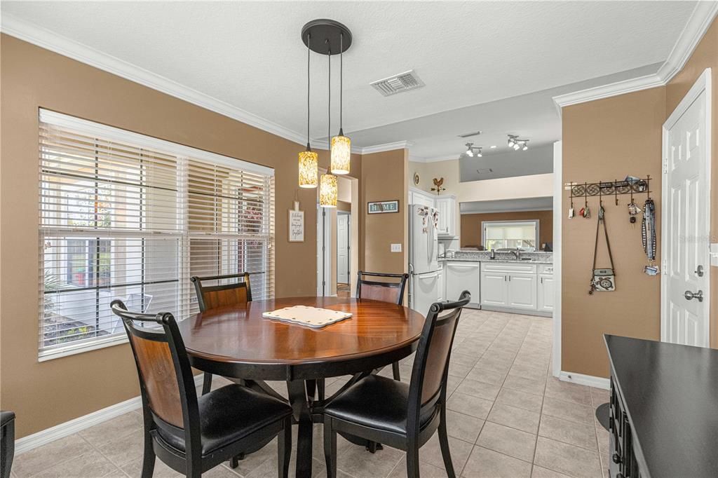 For Sale: $338,800 (2 beds, 2 baths, 1699 Square Feet)